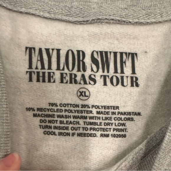 New Taylor Swift Eras Tour crewneck sweatshirt XL - Picture 3 of 13